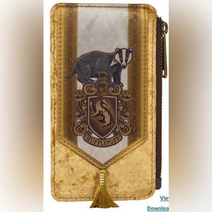 NWT Loungefly Harry Potter Hufflepuff banner velvet cardholder wallet